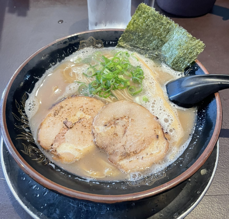 らーめんしん豚骨醤油ラーメン