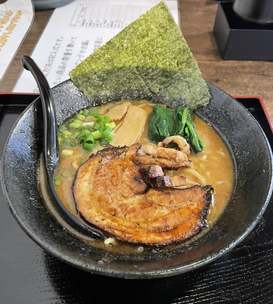 麺処 神凪 豚骨醤油ラーメン