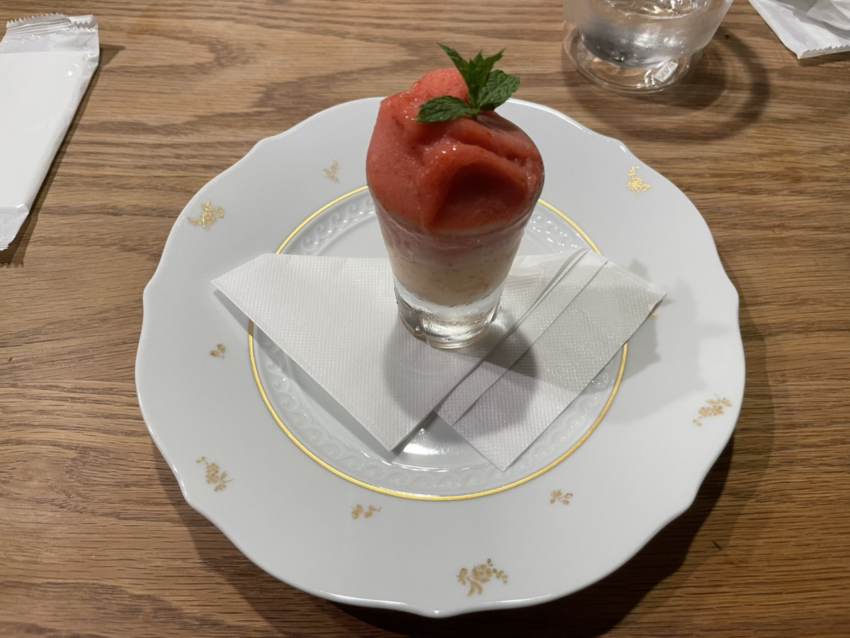 ジノビリ（GinoBili）半田市のディナーのジェラート